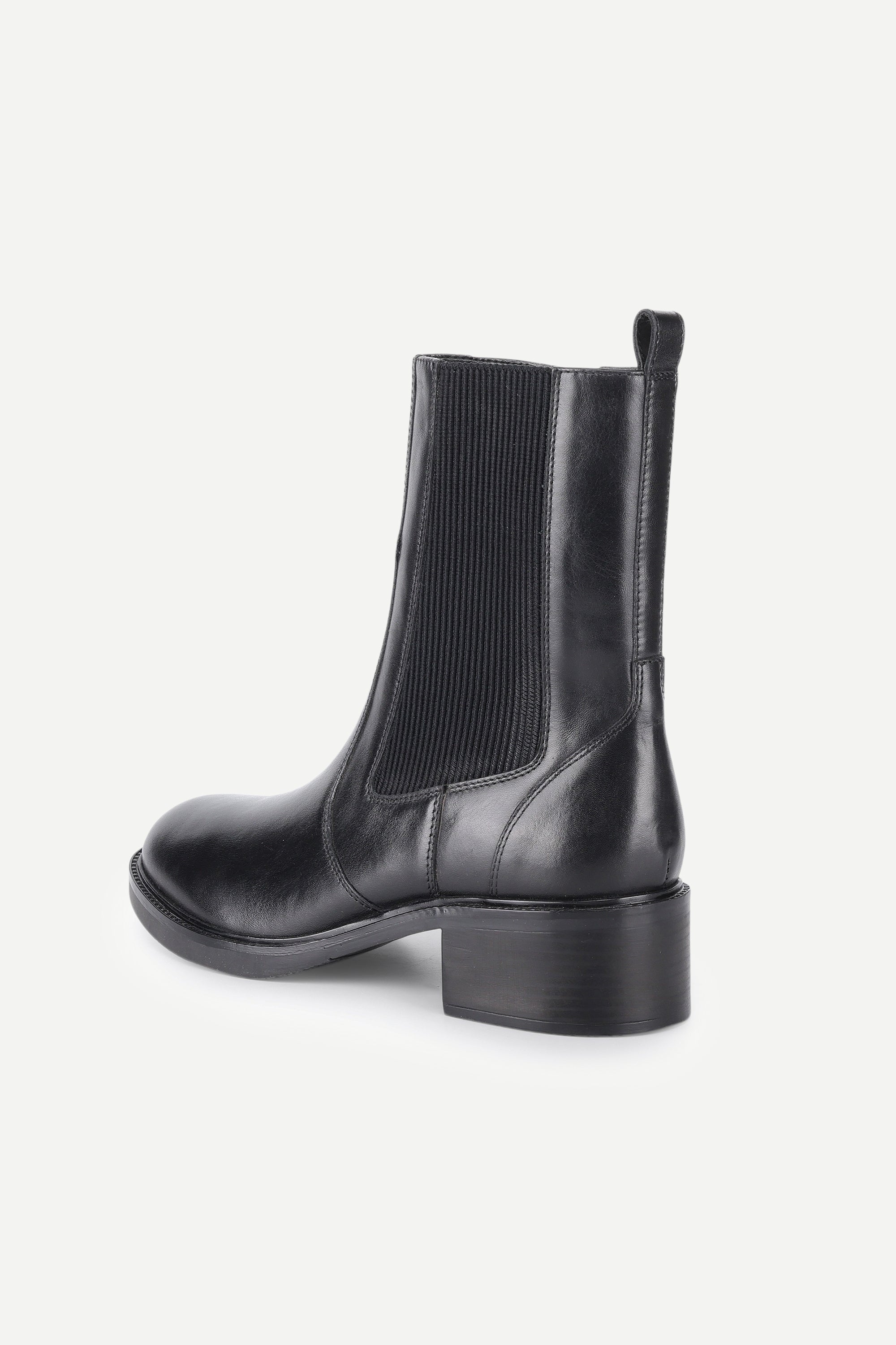 Titan-Black