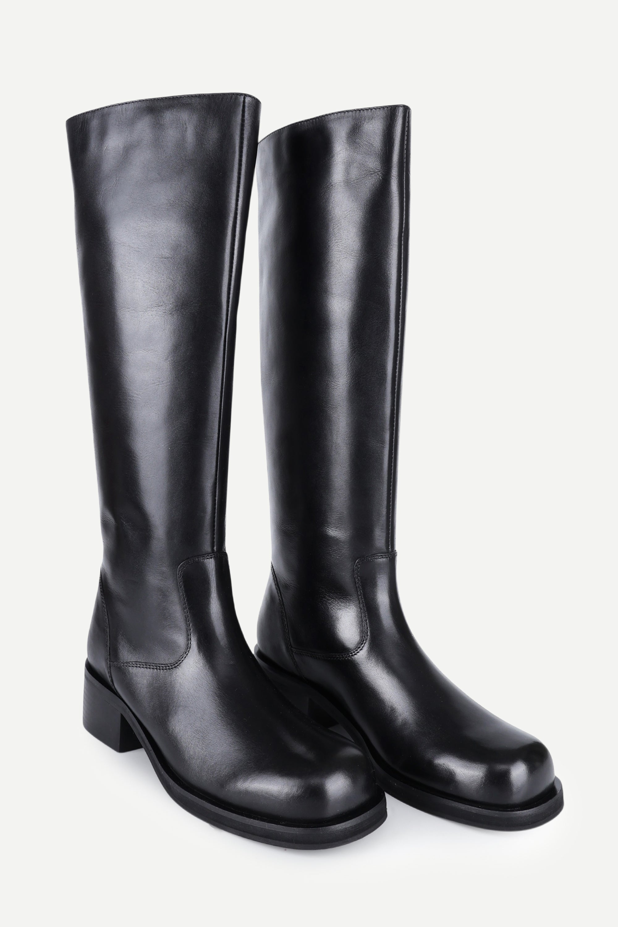 Helia-Black