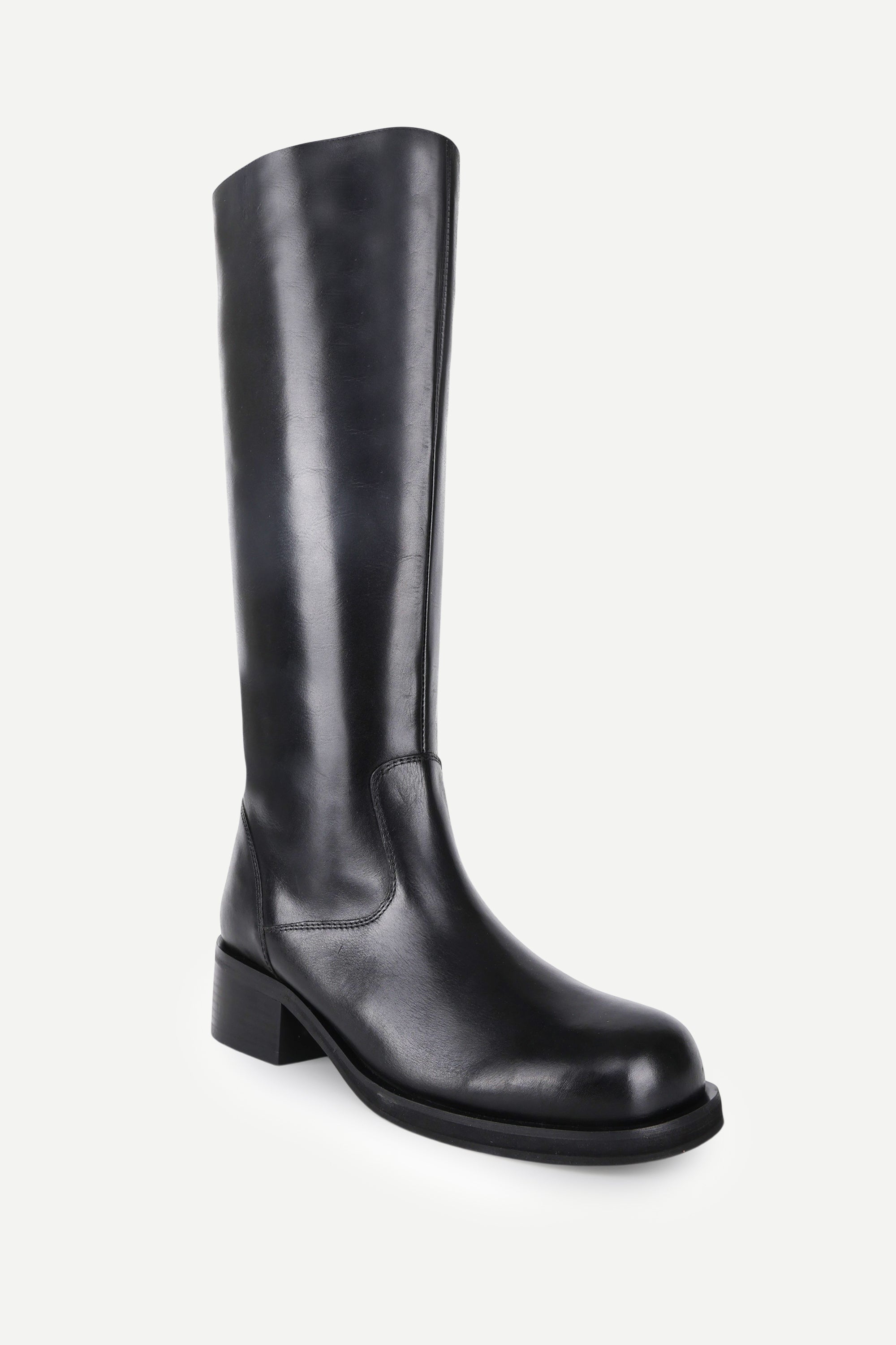 Helia-Black