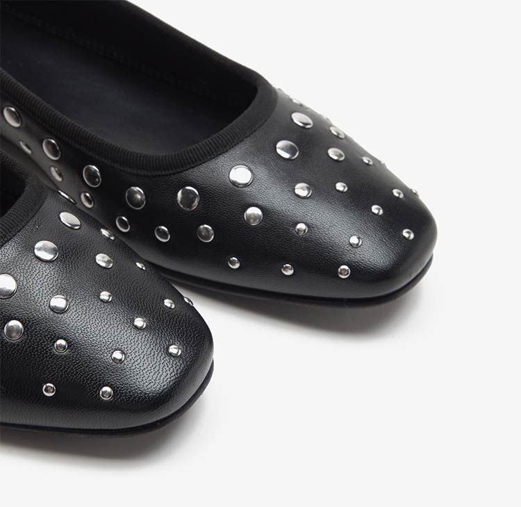 dollis-black
